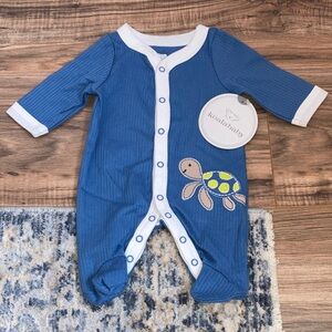 #140. 🆕 NWT - Koala Kids - Blue Ribbed Turtle Footie with White Trim